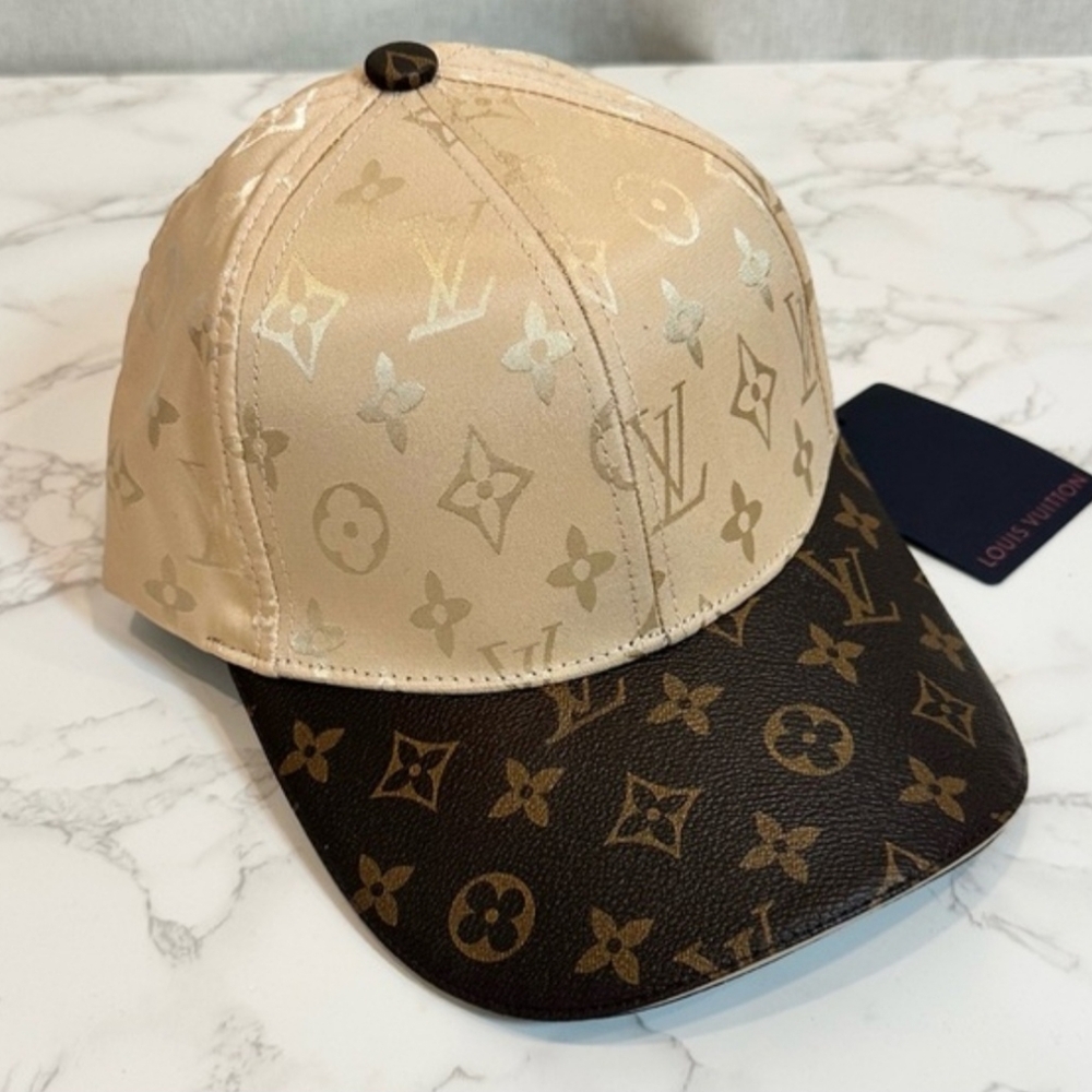 Louis Vuitton Beige and Black Monogram Cap NWT - Picture 2 of 6
